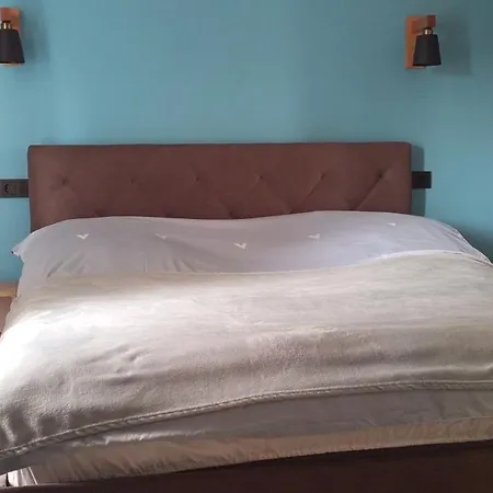 In Bozdosh Estate 아파트 *